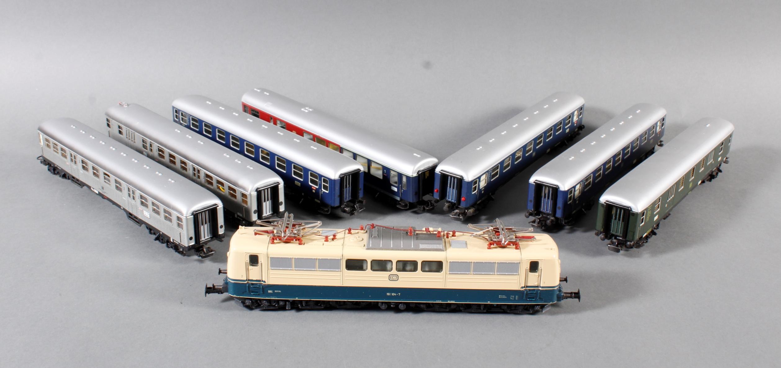 Märklin E Lok 4380 Spur H0 mit 7 Waggons Badisches Auktionshaus