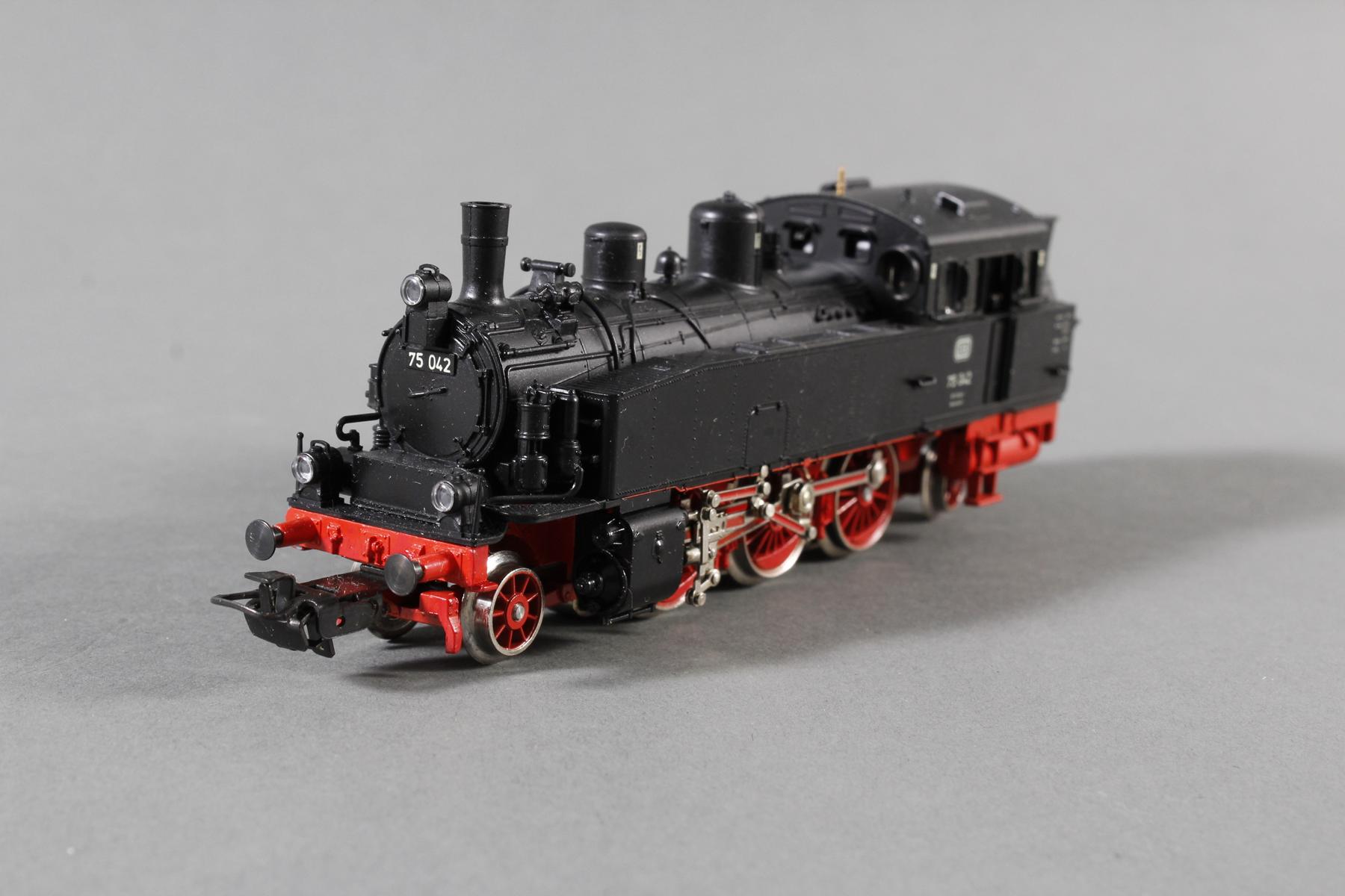 Märklin Dampflok 75 042 H0 mit 10 Waggons Badisches Auktionshaus